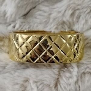 Bangle Bracelet! Gold-Tone Quilted Look! Henged To Open For Convenience!